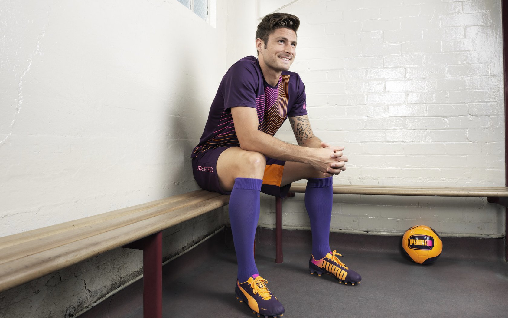 开云体育入口-F1街道赛之夜，莫德里奇，攻防转换的寂静核心